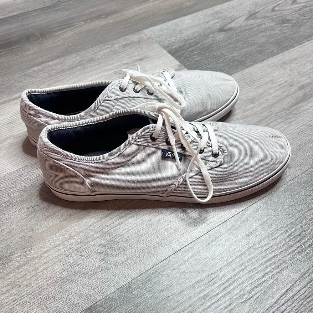 VANS Canvas Lace up Atwood Sneakers in Navy White Pinstripe SZ 8.5